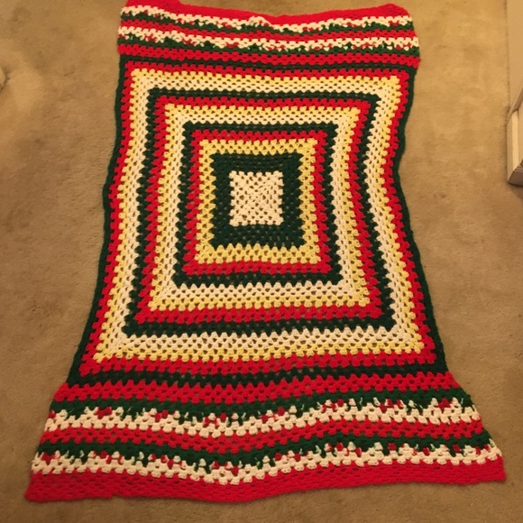 VTG Handmade Crochet Granny Square Blanket Green Red White Yellow Cottagecore - Picture 9 of 10